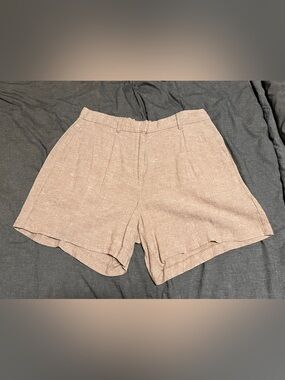 Old navy linen shorts, size L